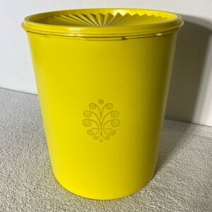 Vintage Tupperware Large Harvest Yellow Servalier Stacking Canister W Lid